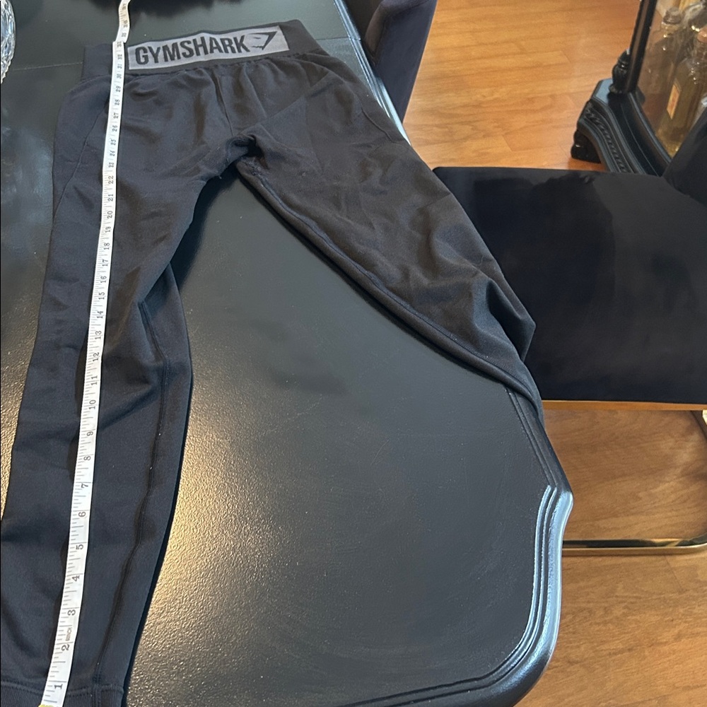 Gymshark  Black Leggings pre owned - Picture 3 of 3